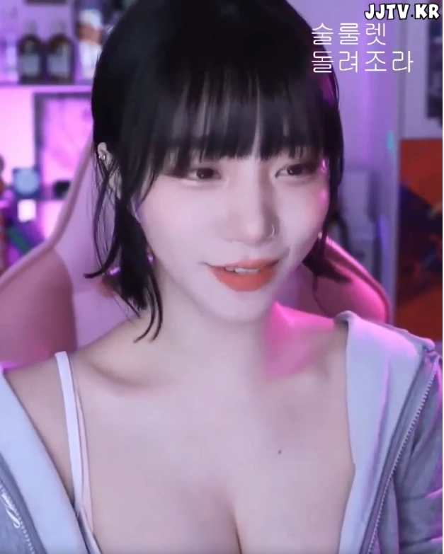 극락 가는 표정 보여주는 배라소니 아헤가오