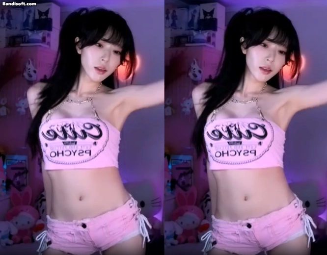 윗슴 강조한 갓리타 튜브탑