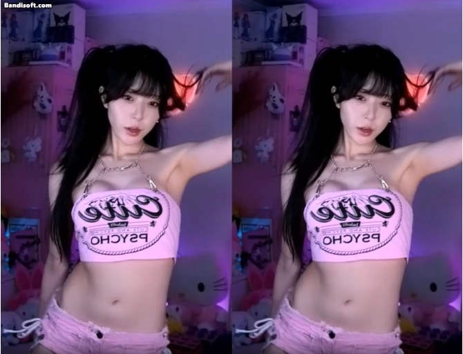 윗슴 강조한 갓리타 튜브탑